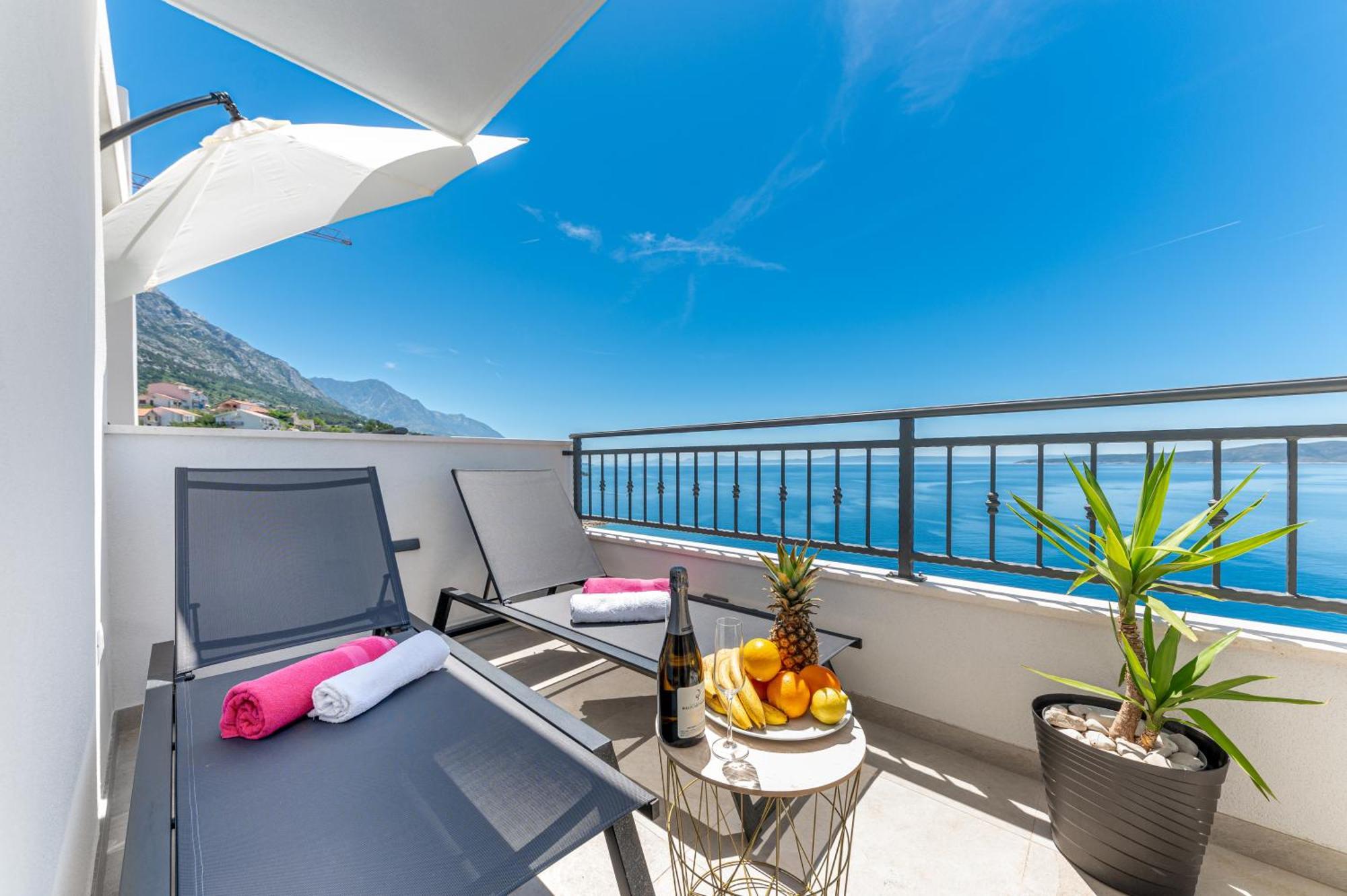Seaview Nives