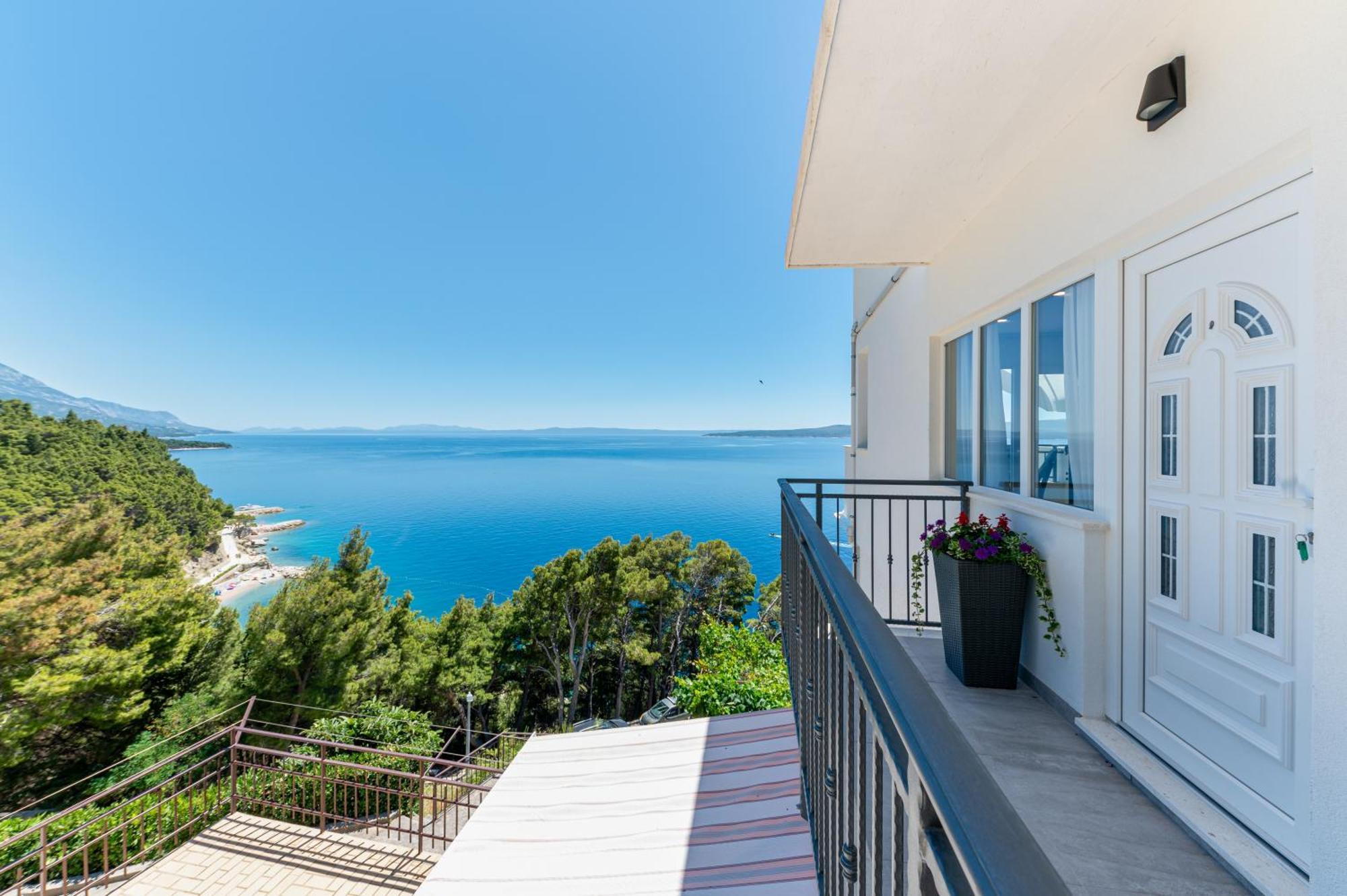 Seaview Nives