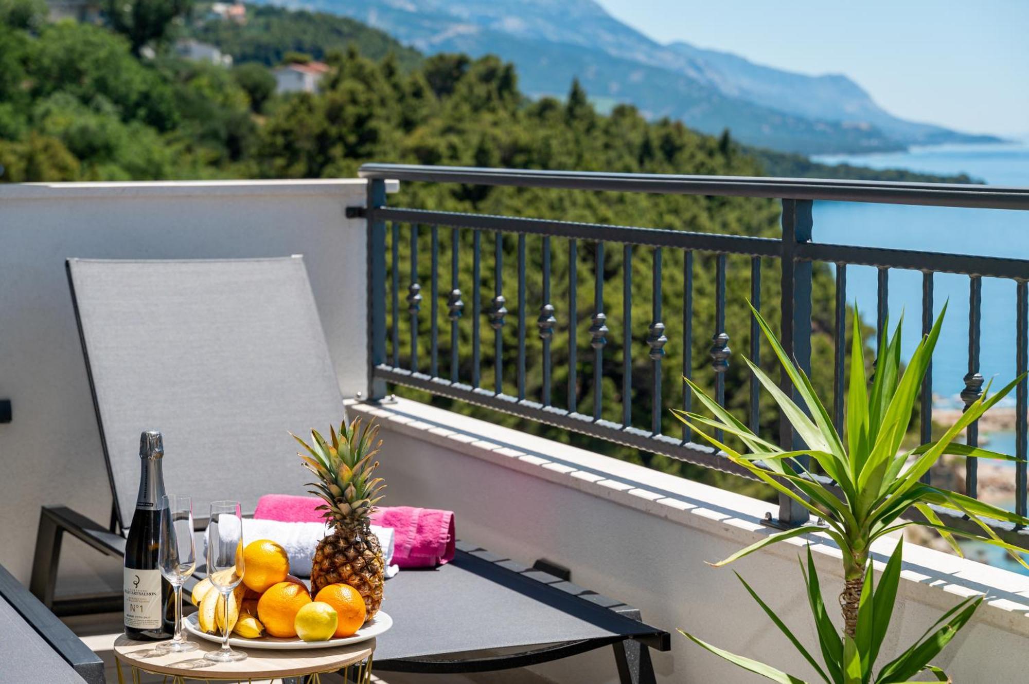 Seaview Nives